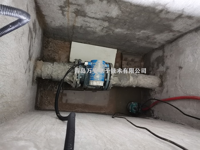 化工企業(yè)電磁流量計調(diào)試現(xiàn)場(圖1) 化工企業(yè)電磁流量計調(diào)試現(xiàn)場(圖1)